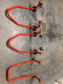 Sollevatori moto con ruote.