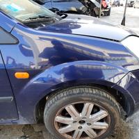 FORD FIESTA 2002 - PARAFANGO DESTRO