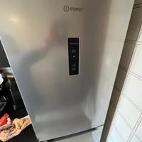 FRIGORIFERO E LAVASTOVIGLIE INDESIT FUNZIONANTI