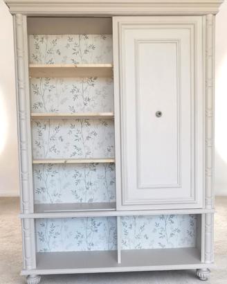 Mobile vintage romantico in legno massello beige t