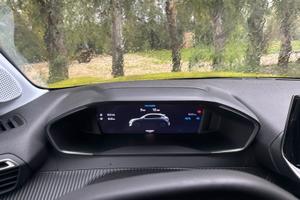 peugeot 208Allure Hybrid