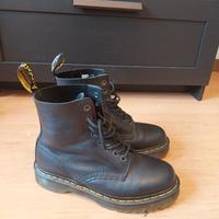 Dr. Martens 42