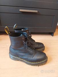 Dr. Martens 42