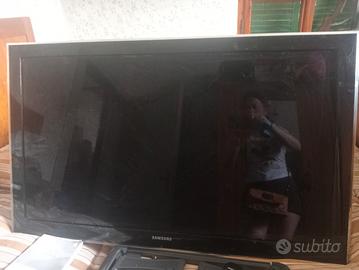 TV Samsung 46 LED full HD (no smart)+braccio 