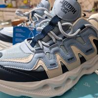 SCARPE SPORTIVE con SOSPENSIONI