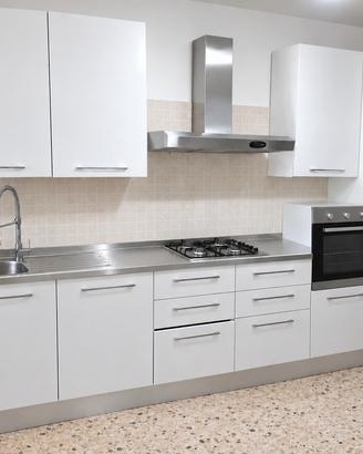 Cucina compl.elettrodomestici.