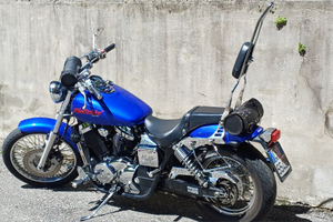 Honda shadow 750 cc