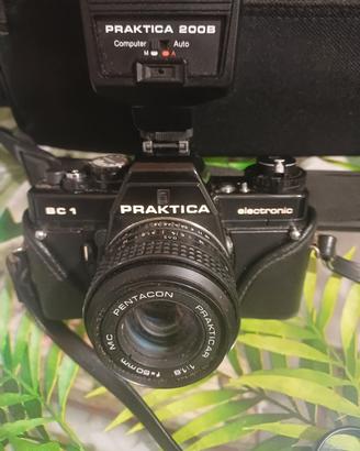 macchina fotografica e cinepresa 