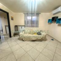 S2 Appartamento con box condominio recente