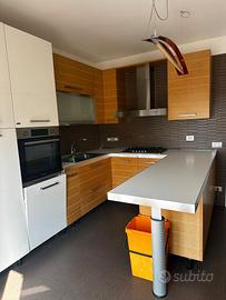 Cucina Componibile ad Angolo con Penisola 