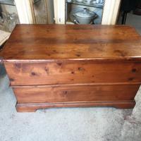 Cassapanca baule in legno di abete colore miele