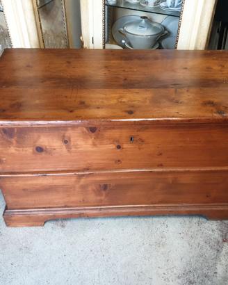 Cassapanca baule in legno di abete colore miele