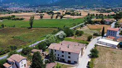CASA SEMINDIPENDENTE A GUALDO TADINO