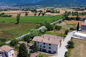 CASA SEMINDIPENDENTE A GUALDO TADINO