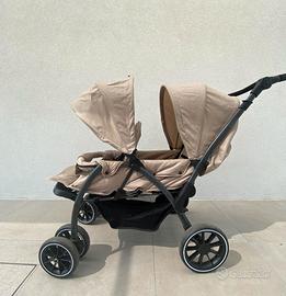 Passeggino gemellare
