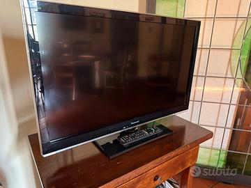 TV Panasonic VIERA 32" LCD con telecomando