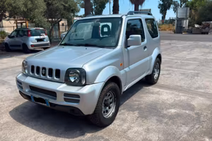 Jimny da vetrina unica proprietaria iscritta ASI