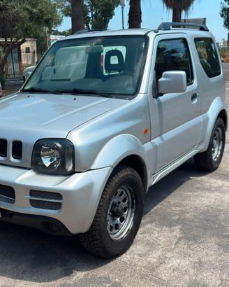 Jimny da vetrina unica proprietaria iscritta ASI