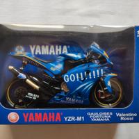 Modellino Yamaha YZR-M1 Gauloises Fortuna VR46
