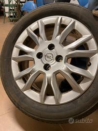 4 gomme estive 205/50/16 con cerchi in lega Opel