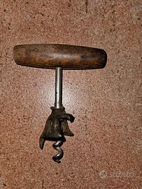 Antico cavatappi a molla