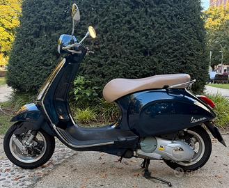 Vespa Primavera 150 • 2016 • 13.397 km • Blu