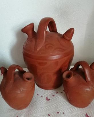 Brocche in terracotta rossa
