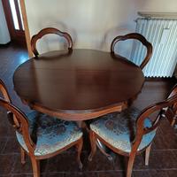 Tavolo rotondo e 4 sedie vintage