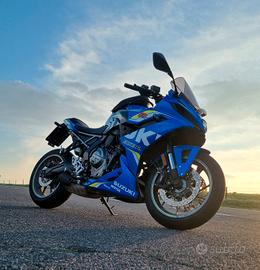 suzuki gsx 8r 