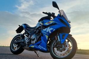 suzuki gsx 8r 