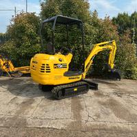 E237 - Escavatore 15 q Komatsu PC15 con pinza