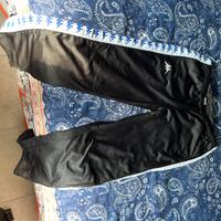 Due Pantaloni Kappa con bande laterali