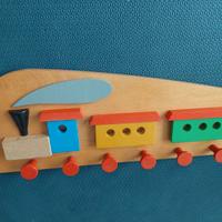 Stupendo appendi abiti in legno Trenino 43 cm