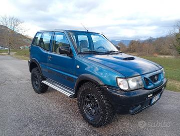 Nissan Terrano 2,7 TD 