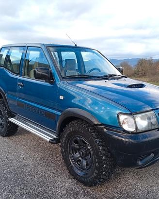 Nissan Terrano 2,7 TD 