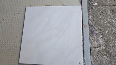 Piastrelle bianco/rosa