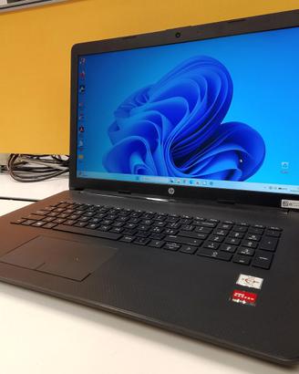 Hp 17 pollici ram ddr4/win11/batteria+SSD nuovi