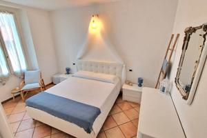 Bilocale Monte Olimpino con Posto Auto e vicino CH