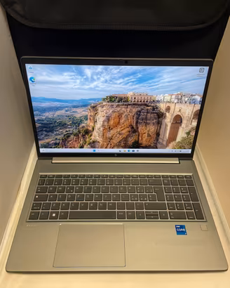 Hp ZBook Power G9 T600 4gb i7-12th 32gb ram 512gb