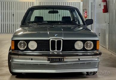 BMW 318i Iniezione meccanica 