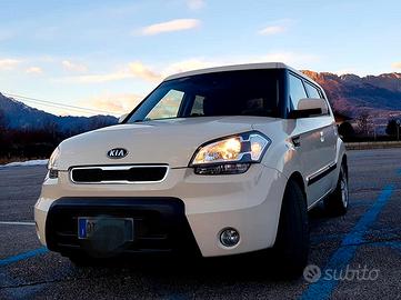kia Soul turbo diesel 130 cv 18 km con un litro