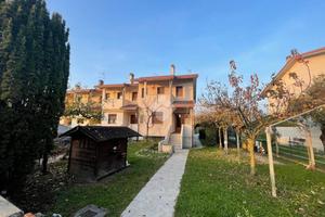 VILLA A SCHIERA A SUSEGANA