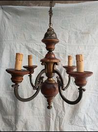 lampadario vintage legno e  ottone brunito 