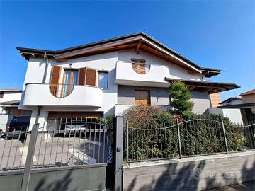Villa a Olgiate Olona