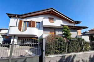 Villa a Olgiate Olona