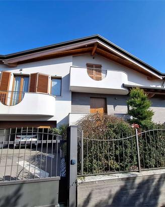 Villa a Olgiate Olona