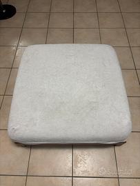 Divanetto/Puff con pedana a sconparsa