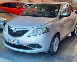 Lancia Ypsilon 1.2 69 CV 5 porte Platinum