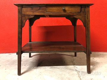 Tavolino da salotto in stile arte povera