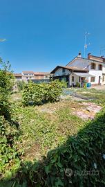 Villetta indipendente con 200mq di giardino